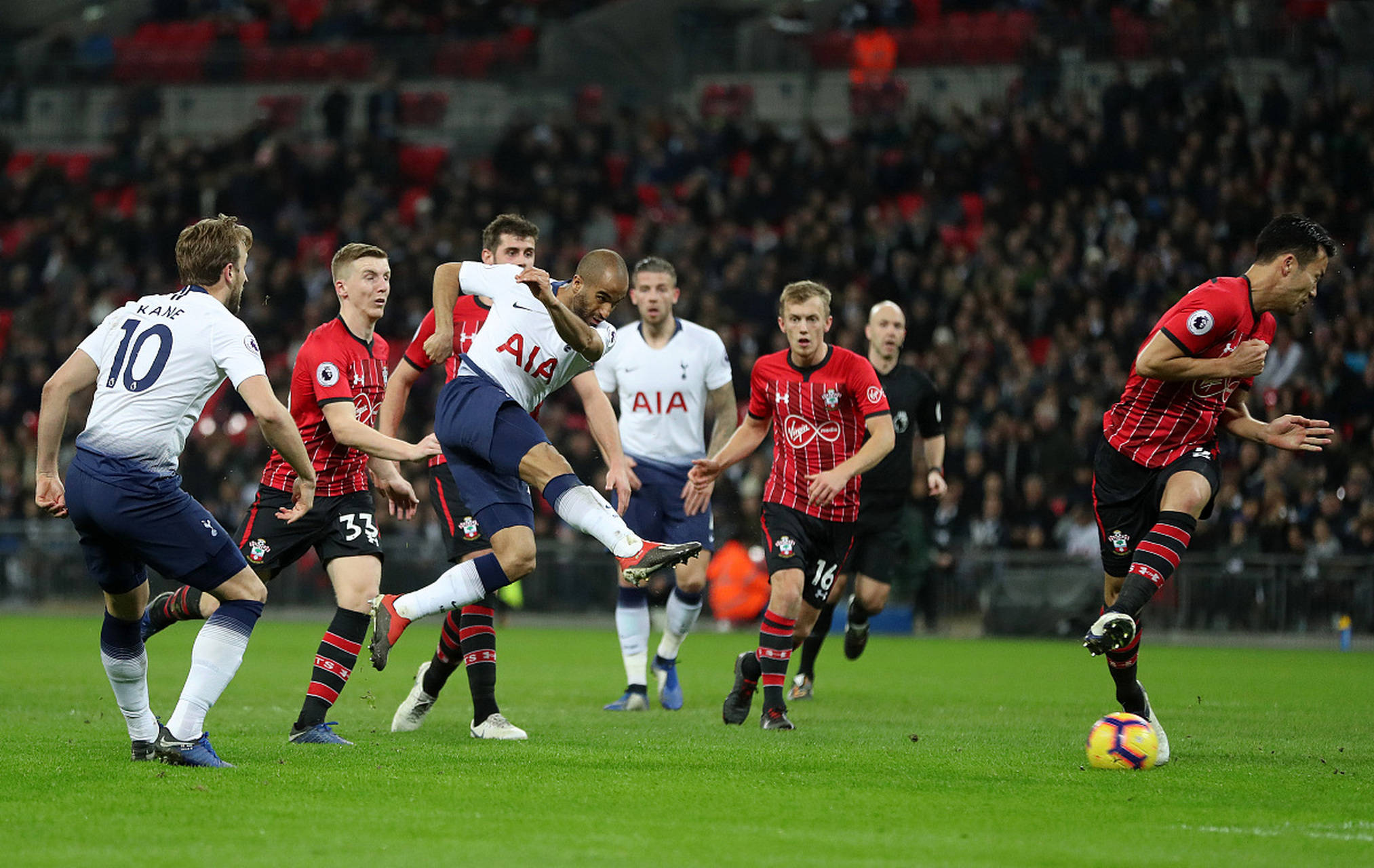 他通过与队 他通过与队